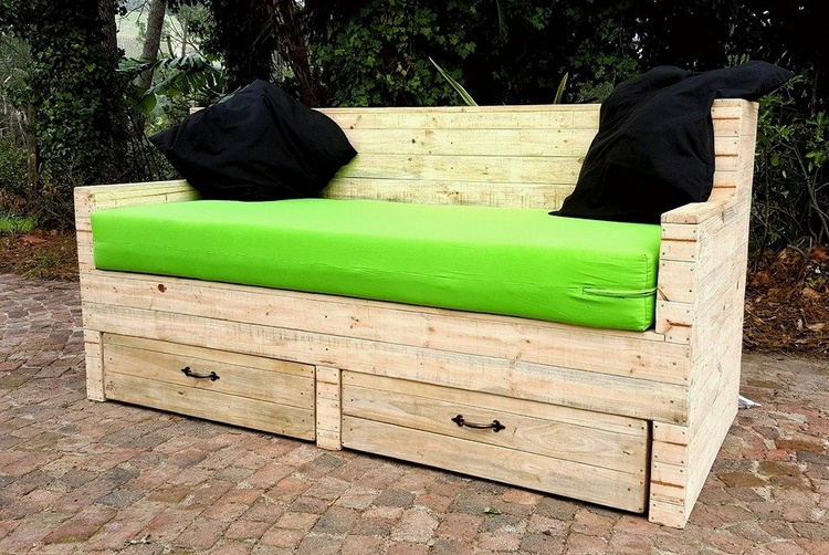 1 pallet couch with storage