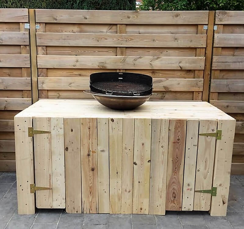 reused pallets barbecue table